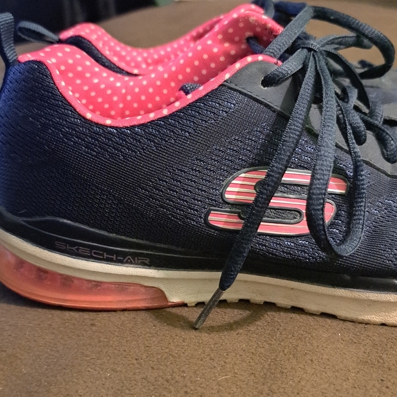 Skechers Running Shoes - Picture 5 of 9